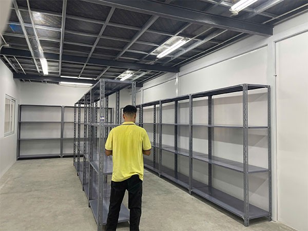 Theo Cục An toàn Lao động Việt Nam, 70% sự cố kệ nhẹ đến từ việc không tuân thủ hướng dẫn. Vì vậy, việc chú ý các điểm trên sẽ giúp kệ bền lâu hơn. 