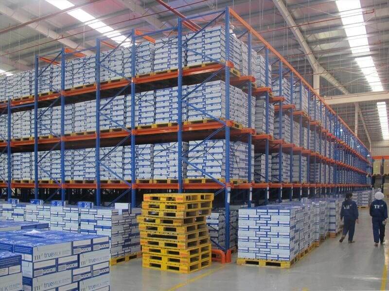 Những ứng dụng thực tế của kệ sắt công nghiệp