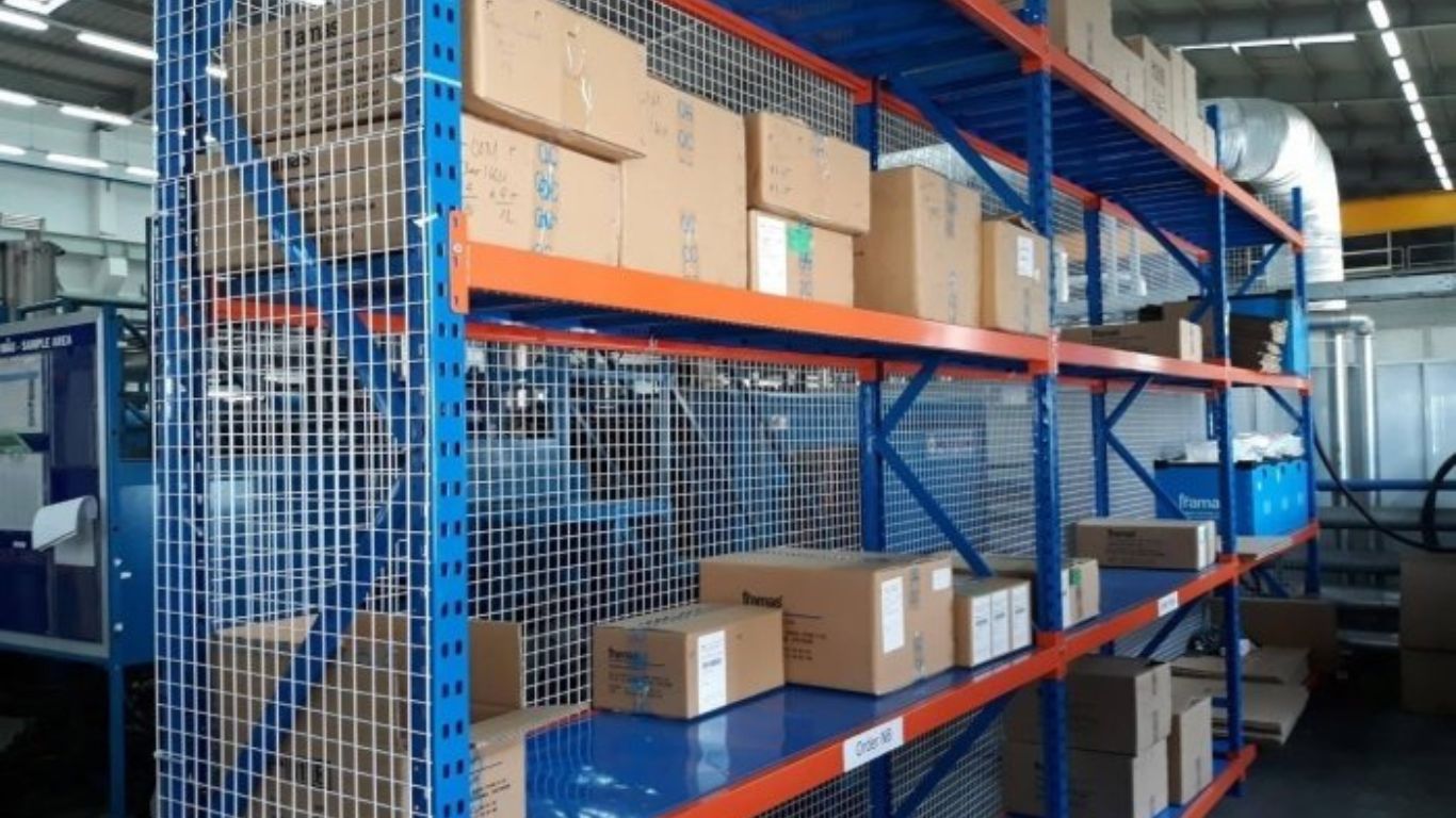 Chất liệu lớp phủ của kệ kho công nghiệp