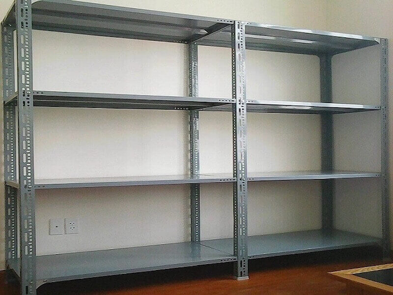 Lưu ý khi lắp đặt kệ sắt v lỗ tại nhà